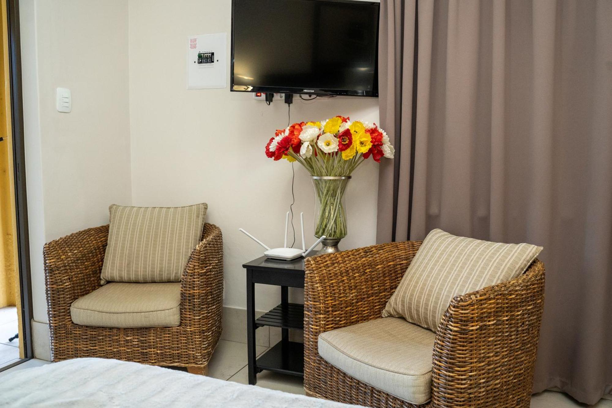 Sunriver Kalahari Lodge Riverside Stay In Upington Exterior foto